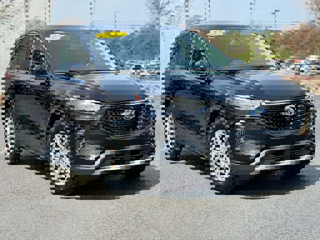 Certified 2023 Ford Escape Active w/ Tech Pack #2 image 2
