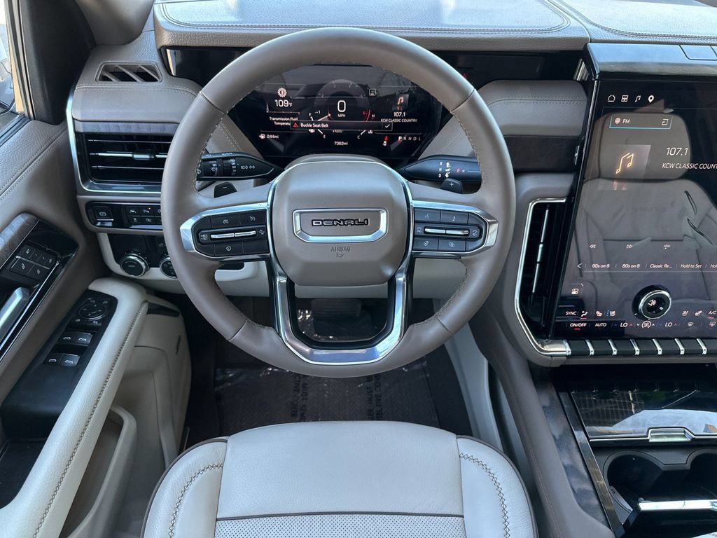 Used 2026 GMC Yukon Denali RWD image 13