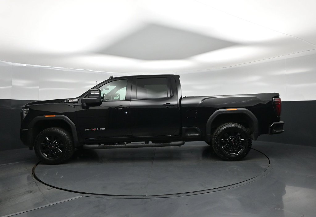 Used 2024 GMC Sierra 2500 AT4 w/ Technology Package AWD/4WD image 25