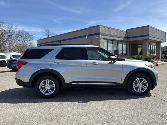 Certified 2023 Ford Explorer XLT w/ Equipment Group 202A image 3