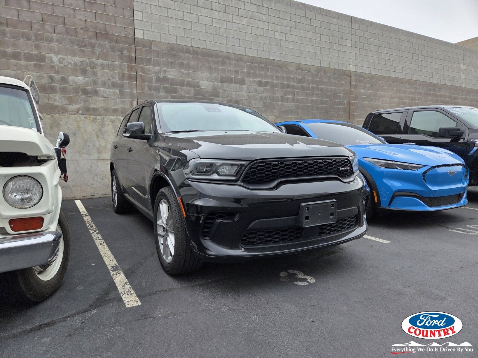 Used 2024 Dodge Durango GT image 1