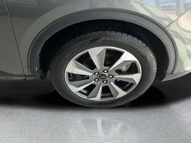 Certified 2024 Ford Escape Platinum AWD/4WD image 30
