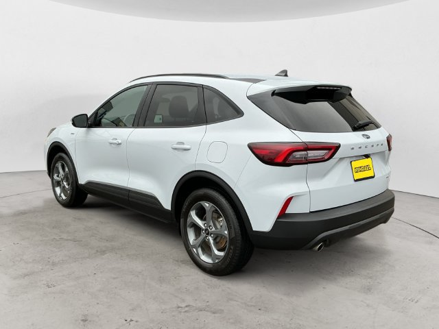 Certified 2025 Ford Escape ST-Line Select AWD/4WD image 7