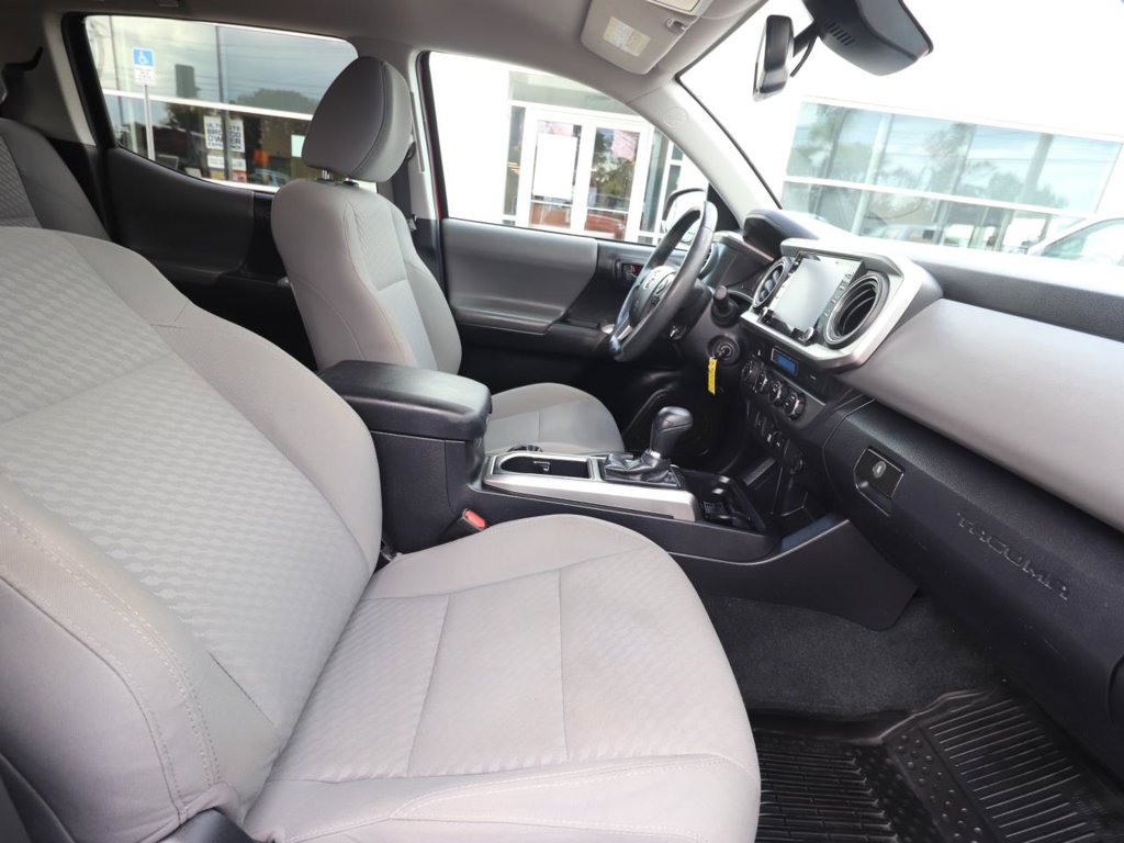 Used 2022 Toyota Tacoma SR5 AWD/4WD image 12