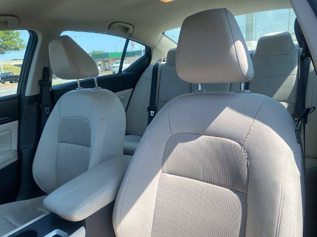 Used 2025 Nissan Altima 2.5 SV FWD image 11