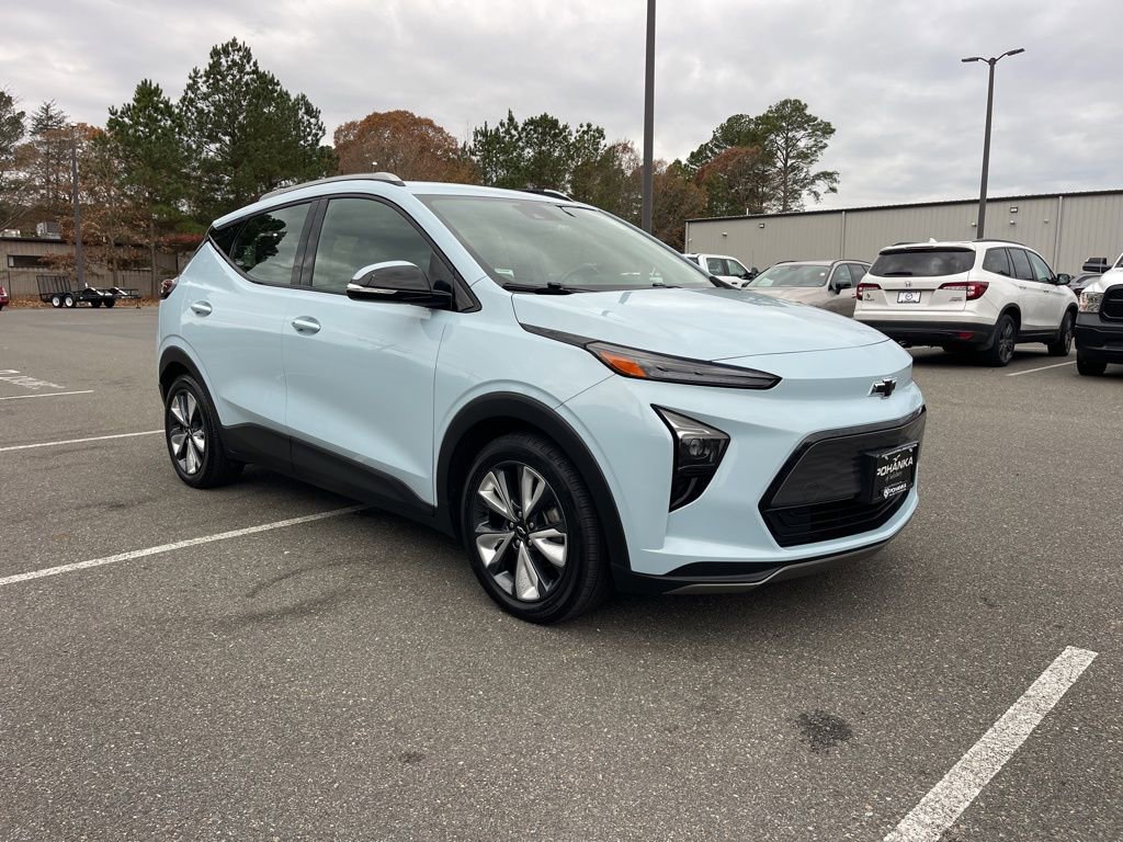 Used 2022 Chevrolet Bolt EUV LT w/ Convenience Package image 1