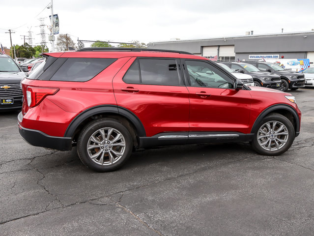 Certified 2023 Ford Explorer XLT w/ Equipment Group 202A AWD/4WD image 9