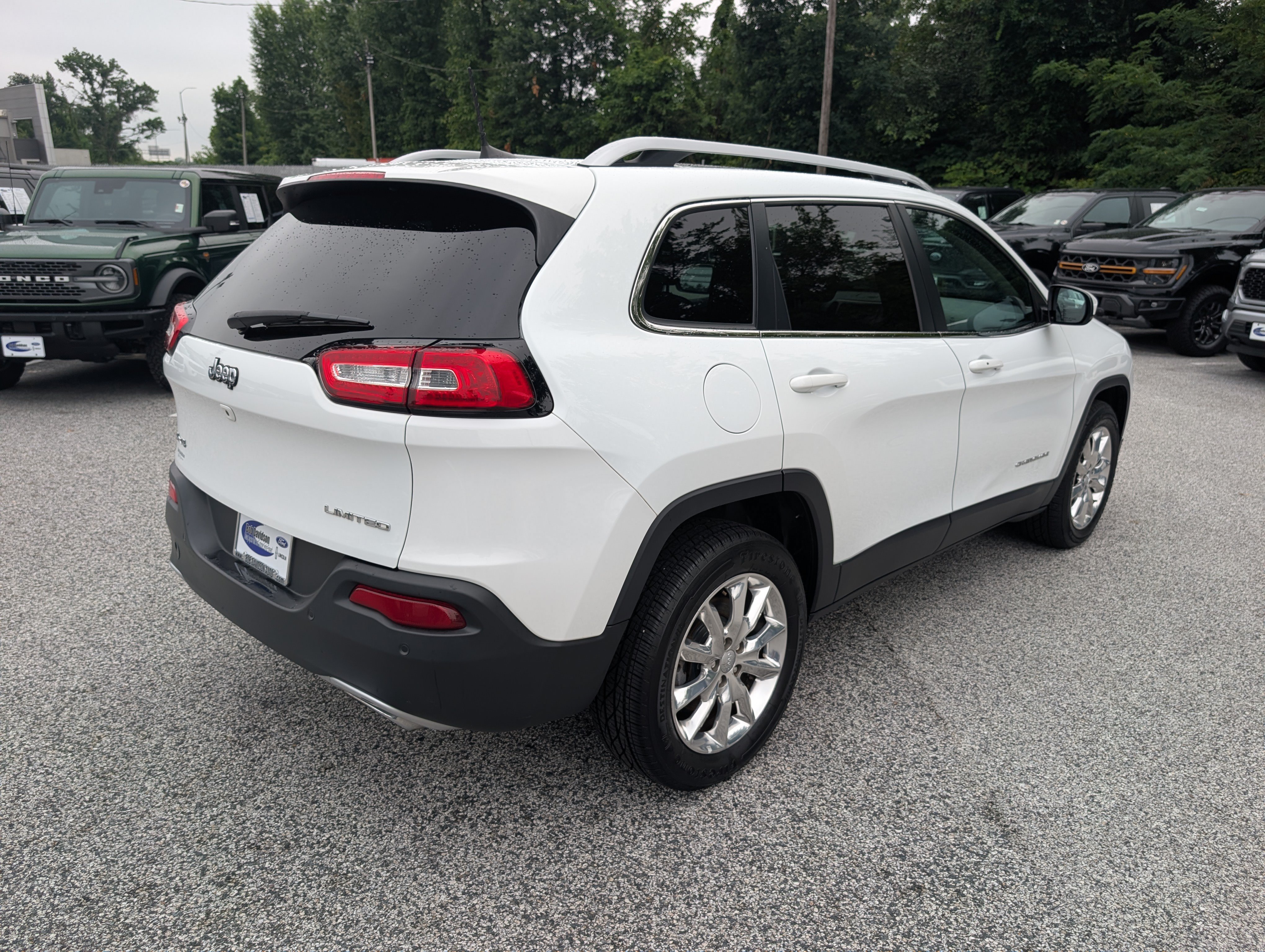 Used 2017 Jeep Cherokee Limited AWD/4WD image 7