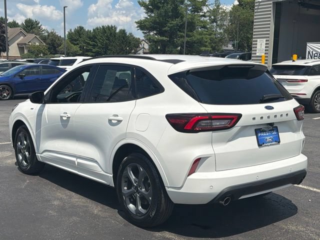Certified 2023 Ford Escape ST-Line w/ Tech Pack #1 FWD image 4