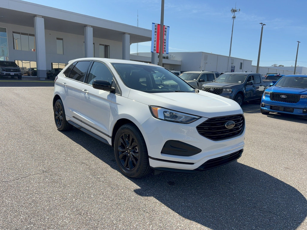 Certified 2022 Ford Edge SE w/ Black Appearance Package AWD/4WD image 4