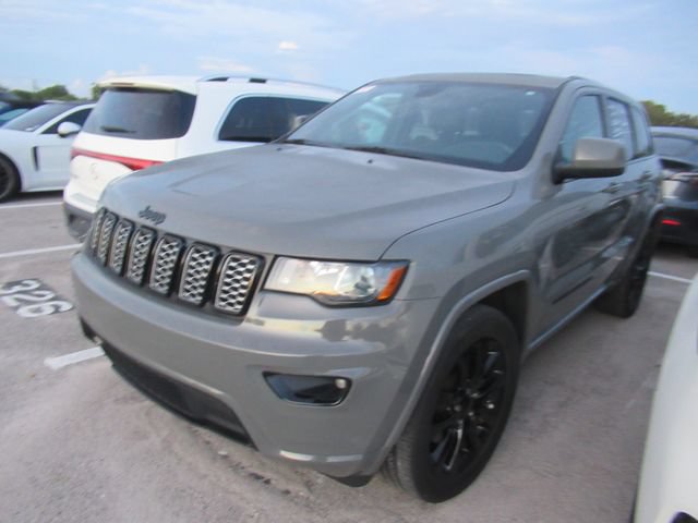 Used 2021 Jeep Grand Cherokee Laredo X AWD/4WD image 3