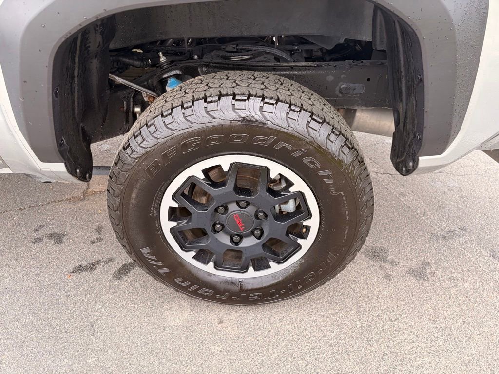 Used 2024 Toyota Tacoma TRD Off-Road image 29