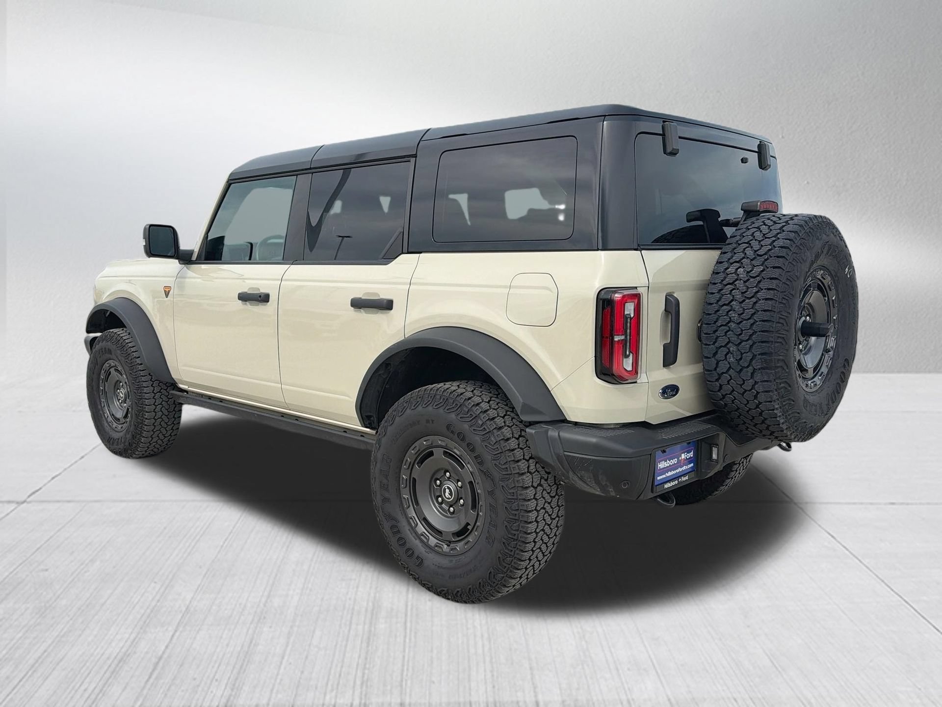 Certified 2025 Ford Bronco Badlands AWD/4WD image 10