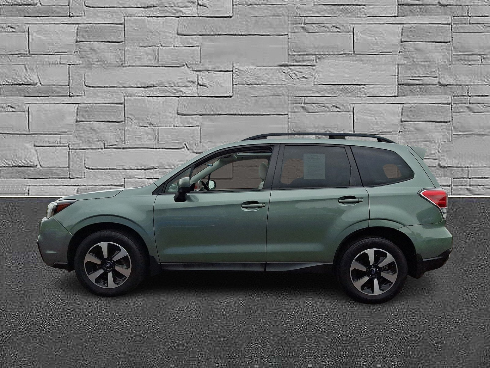 Used 2018 Subaru Forester 2.5i Premium w/ Protection Package #1 AWD/4WD image 6