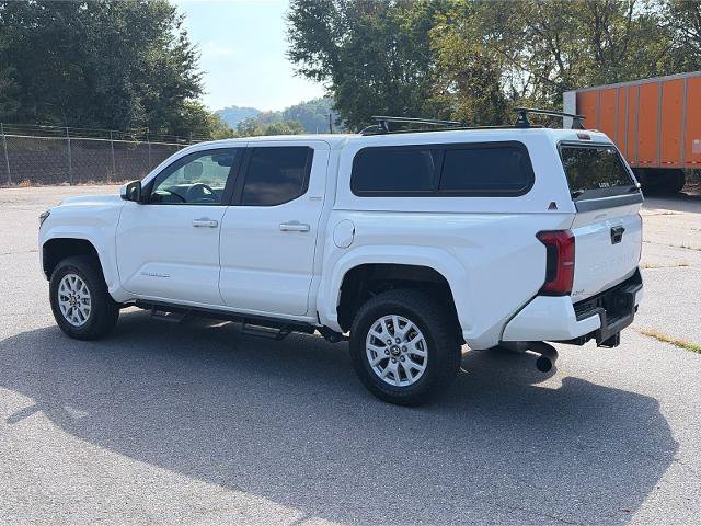 Used 2024 Toyota Tacoma SR5 AWD/4WD image 5