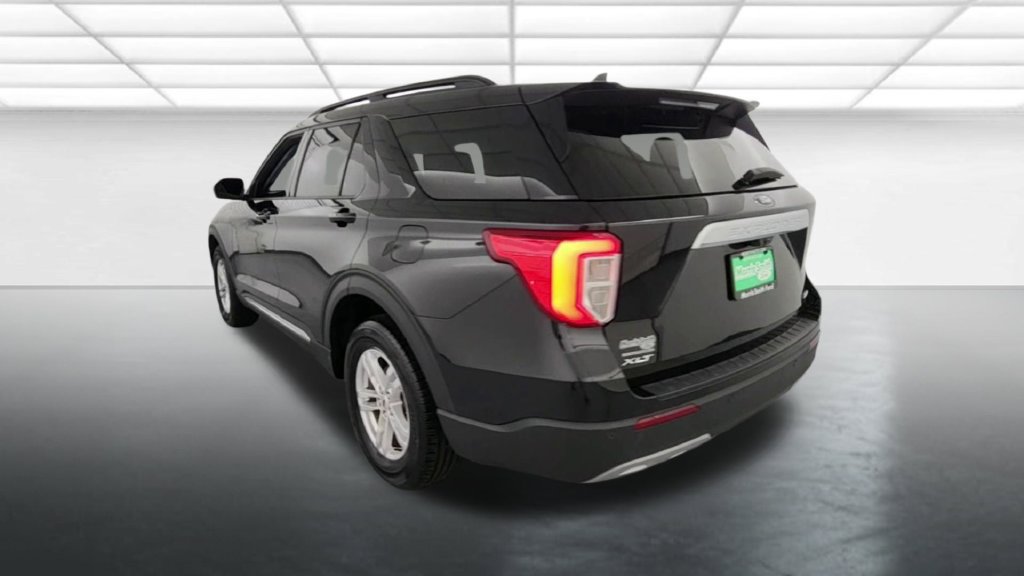 Certified 2024 Ford Explorer XLT w/ Equipment Group 202A AWD/4WD image 7