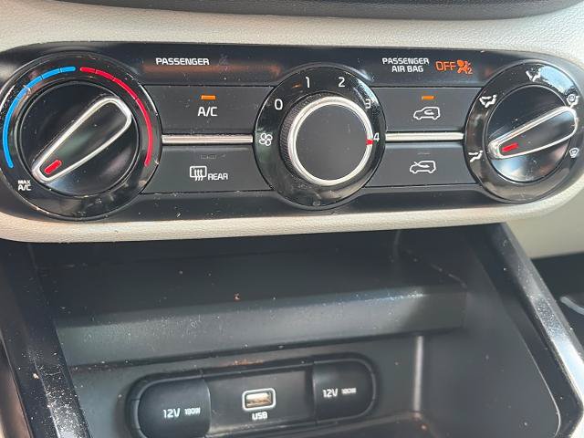Used 2022 Kia Soul LX FWD image 12