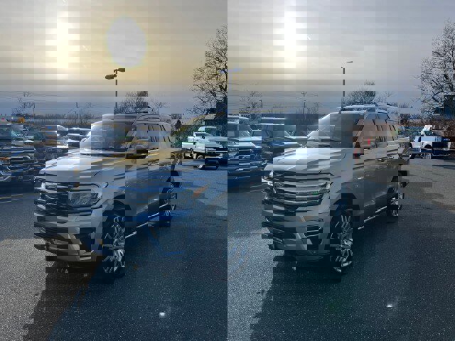 Certified 2024 Ford Expedition Limited image 3