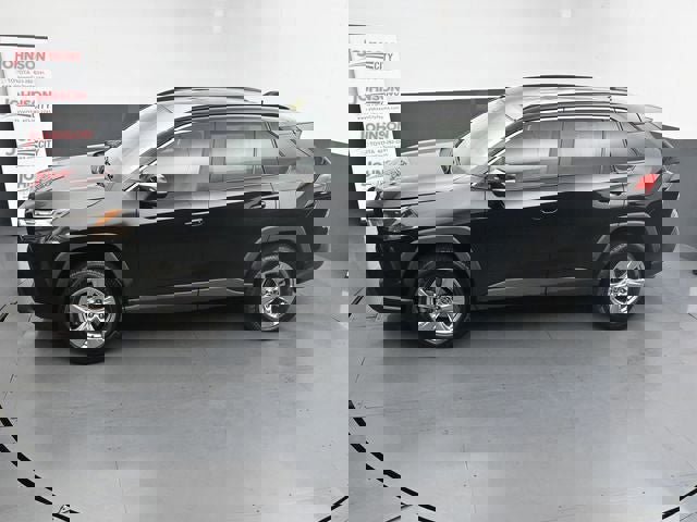 Used 2023 Toyota RAV4 XLE AWD/4WD image 30