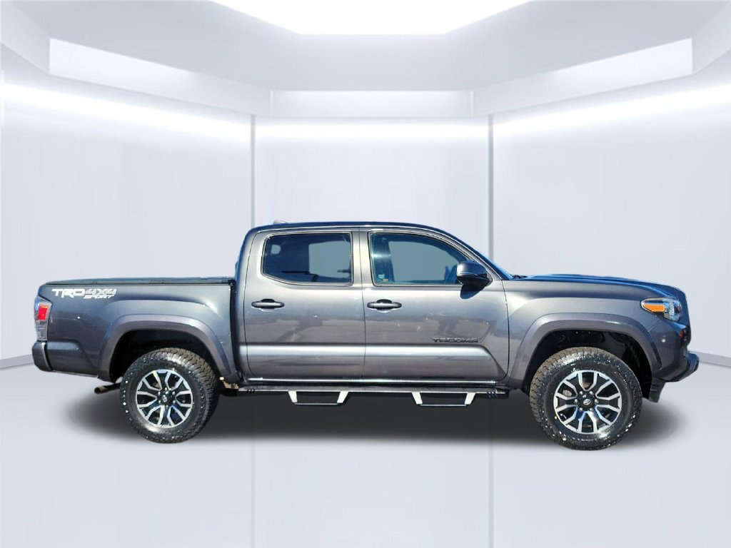 Used 2020 Toyota Tacoma TRD Sport AWD/4WD image 4