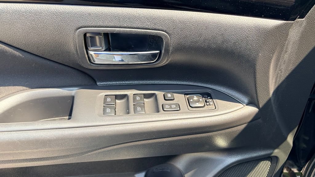 Used 2020 Mitsubishi Outlander ES FWD image 18
