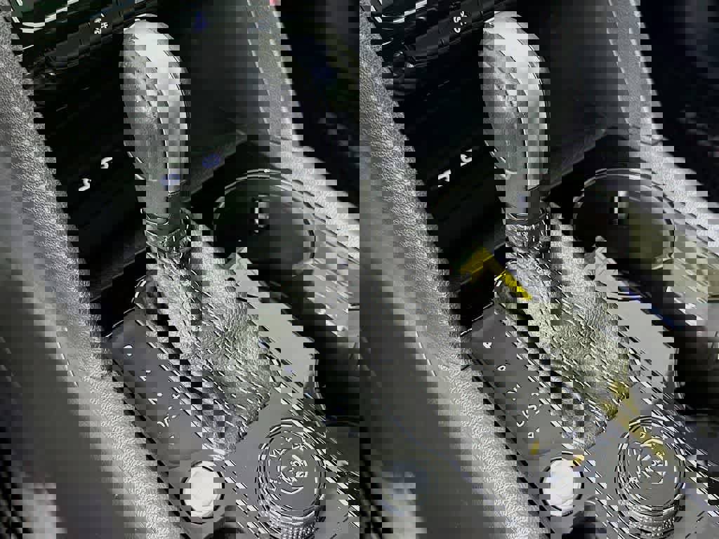 Used 2022 Volkswagen Atlas SEL Premium image 19