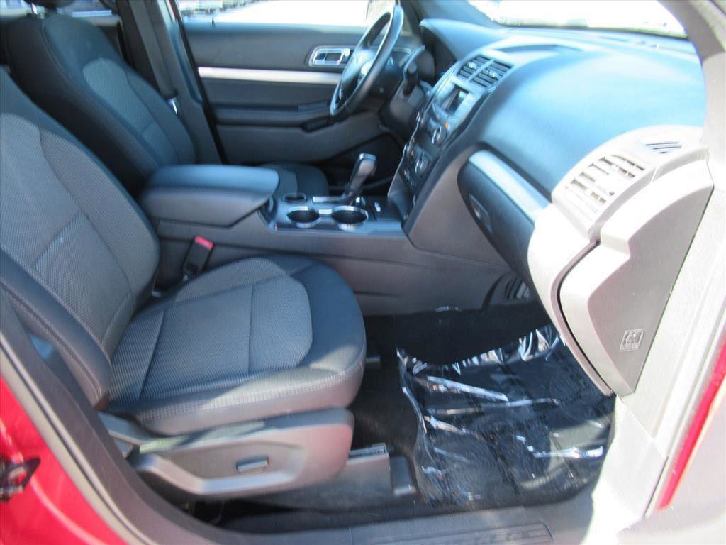 Certified 2019 Ford Explorer XLT image 9
