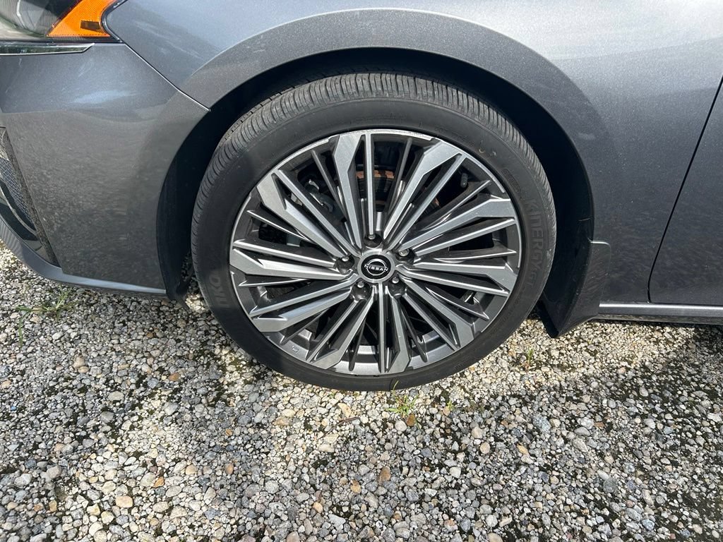 Used 2023 Nissan Altima 2.5 SL FWD image 5