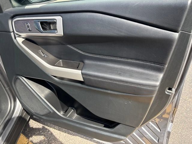 Certified 2024 Ford Explorer XLT w/ Equipment Group 202A AWD/4WD image 6
