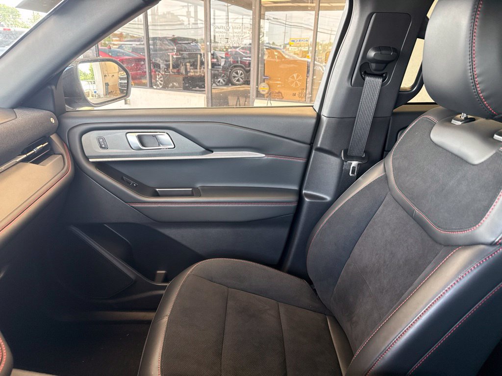 Certified 2025 Ford Explorer ST AWD/4WD image 25