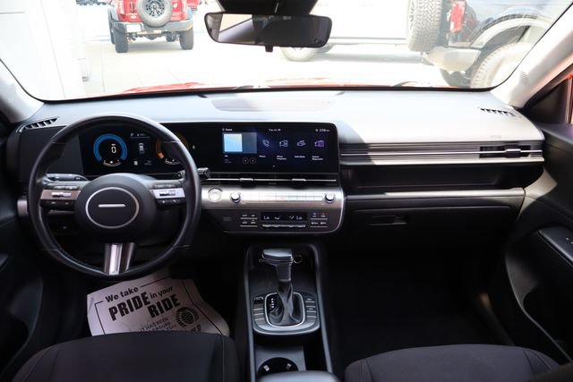 Used 2025 Hyundai Kona SEL FWD image 32