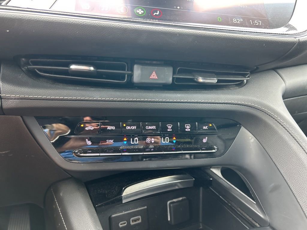 Used 2023 Buick Envision Essence image 29