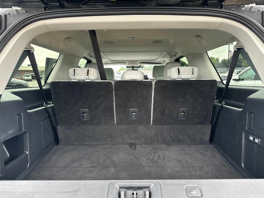 Certified 2025 Ford Expedition Max Platinum w/ Driver's Package AWD/4WD image 9