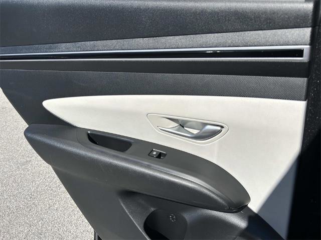Used 2024 Hyundai Tucson SE image 17