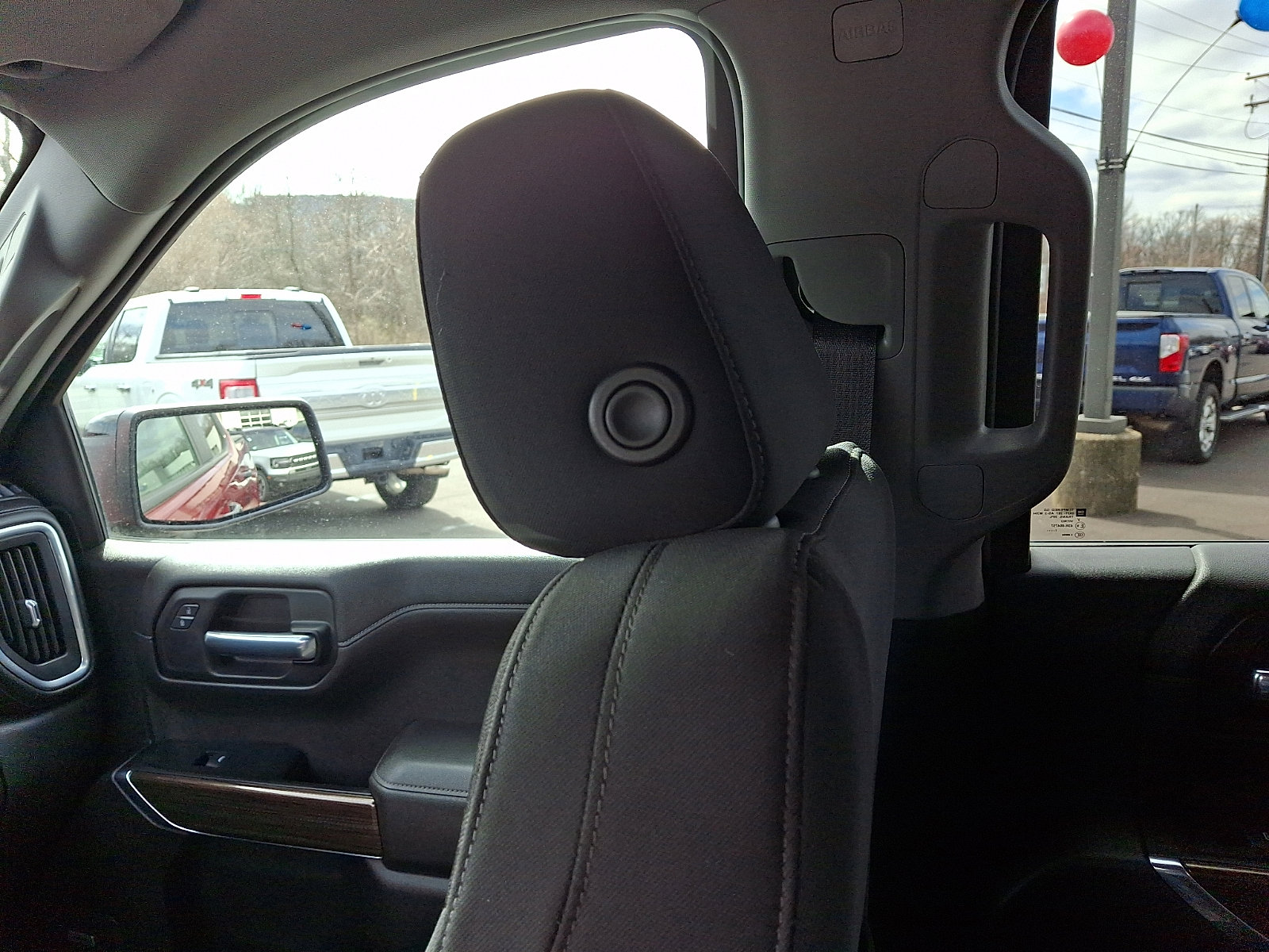 Used 2022 Chevrolet Silverado 1500 LT Trail Boss w/ Convenience Package II image 17