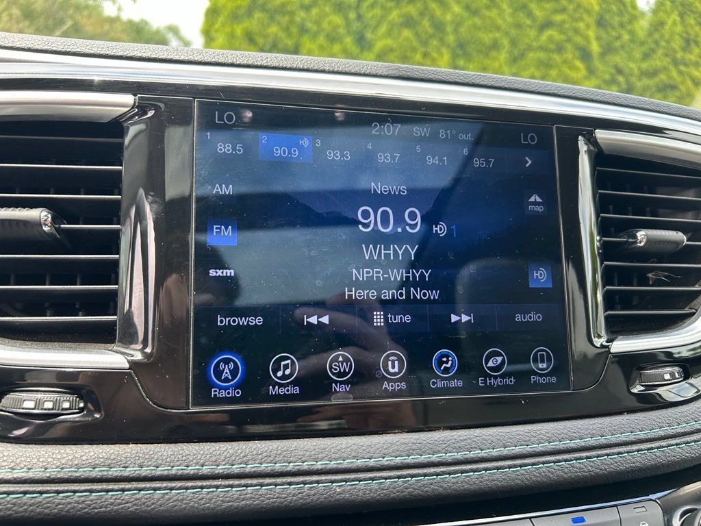 Used 2017 Chrysler Pacifica Platinum FWD image 28