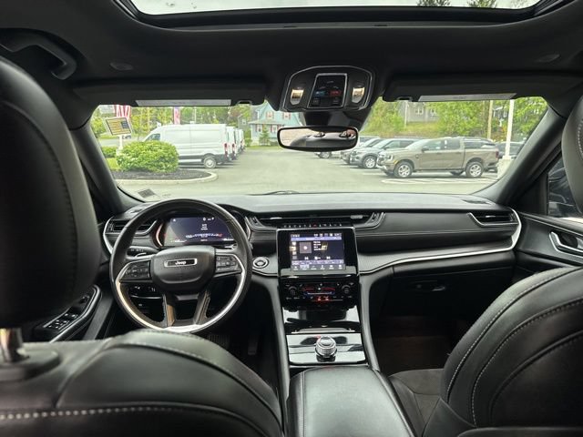 Used 2023 Jeep Grand Cherokee L Laredo AWD/4WD image 10