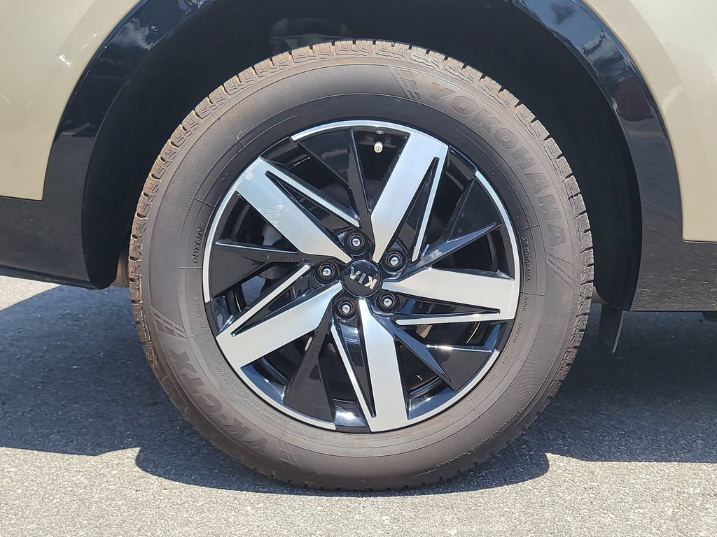 Used 2021 Kia Sorento S FWD image 5