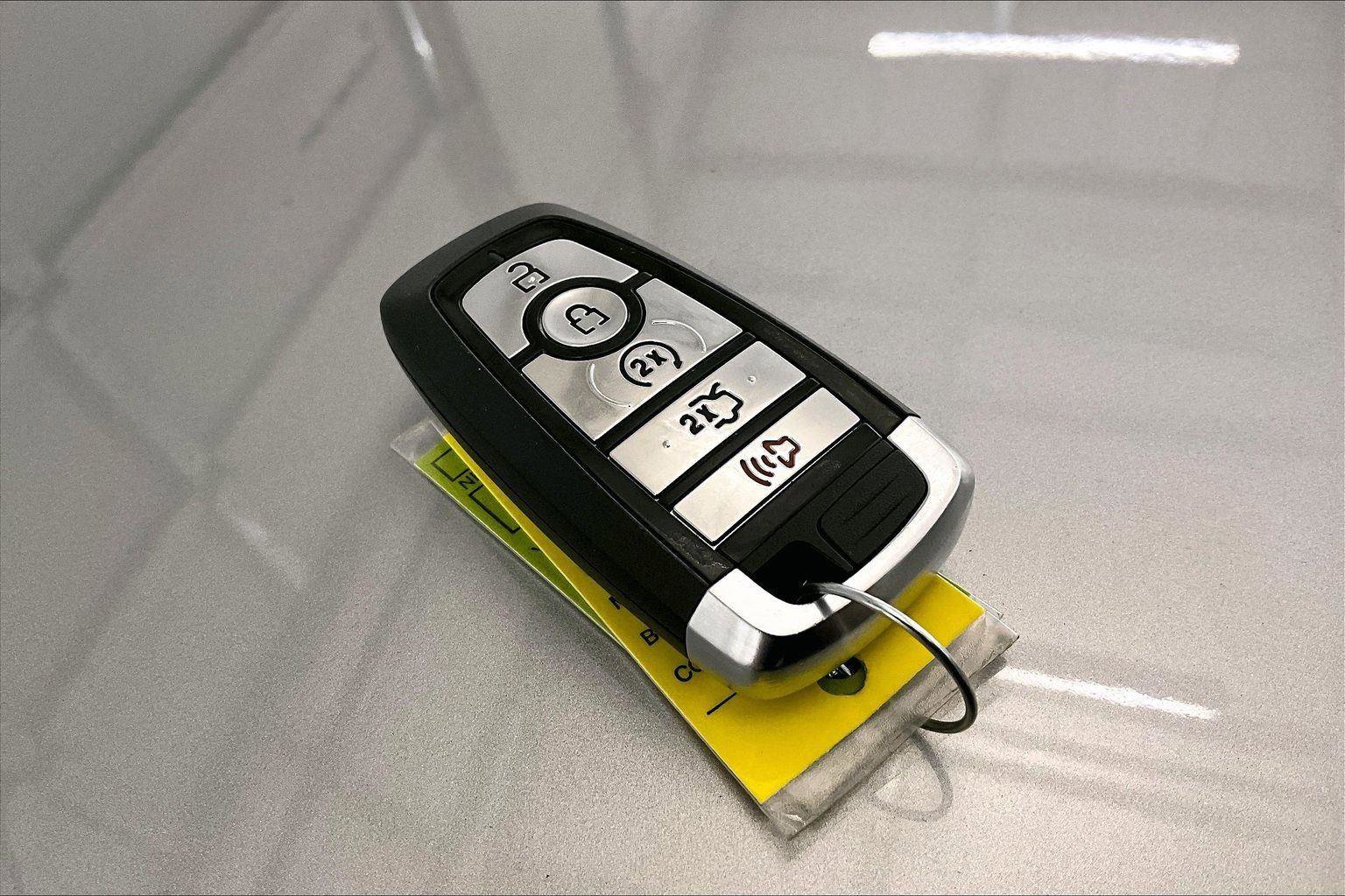 Certified 2021 Ford Explorer XLT w/ Equipment Group 202A image 9