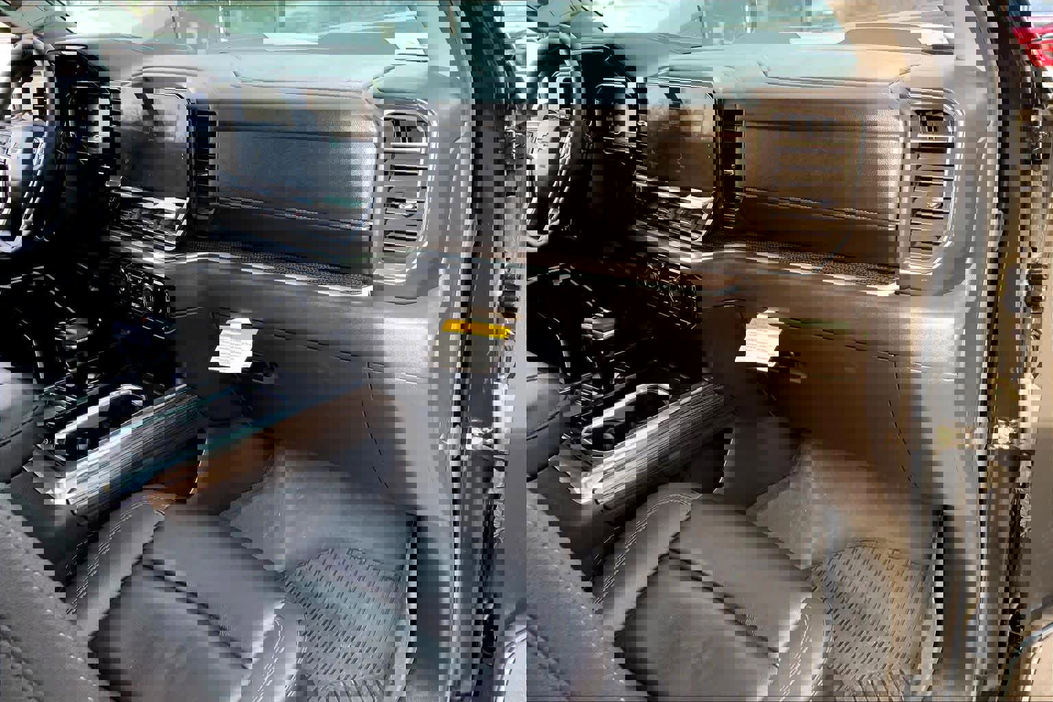 Used 2025 Chevrolet Silverado 1500 LT Trail Boss w/ Convenience Package II image 17