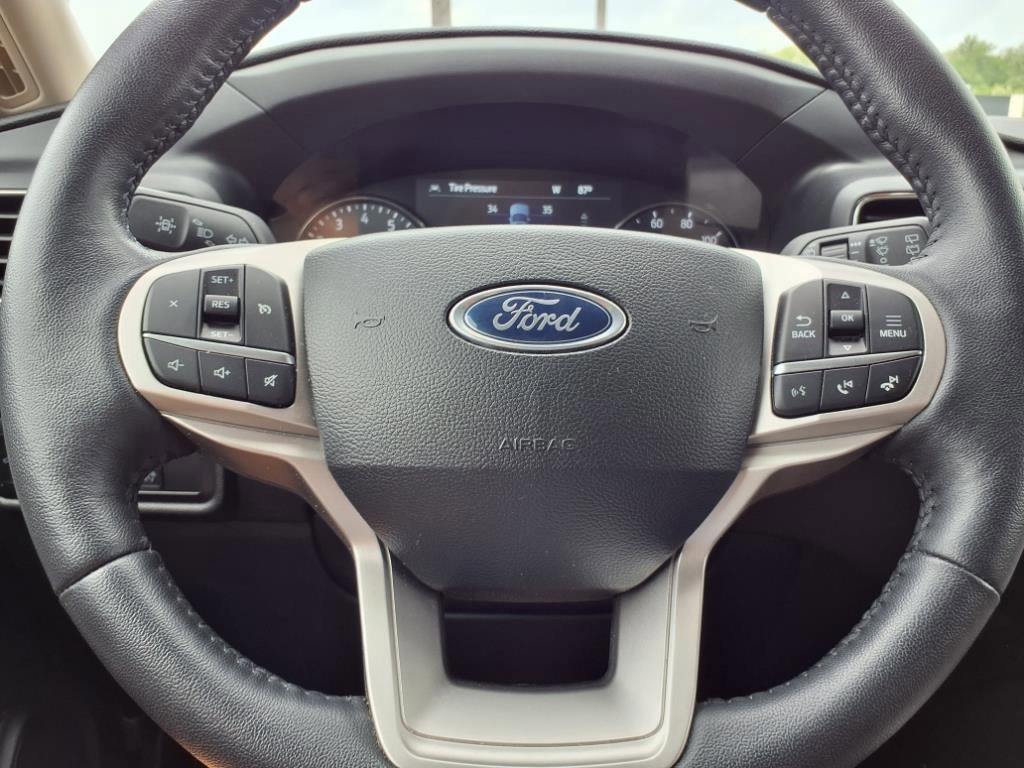 Certified 2023 Ford Explorer XLT w/ Equipment Group 202A image 18