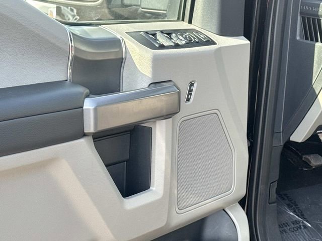 Certified 2022 Ford F250 XLT w/ Black Appearance Package image 16