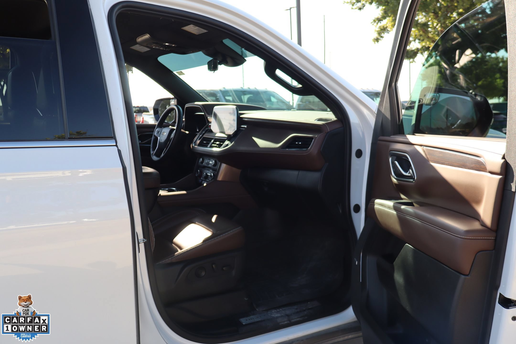Used 2024 Chevrolet Tahoe High Country AWD/4WD image 32