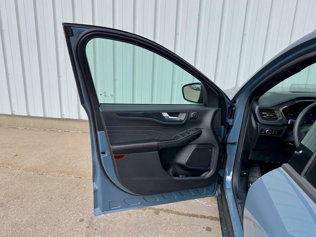 Certified 2025 Ford Escape ST-Line Elite w/ Premium Technology Package AWD/4WD image 14