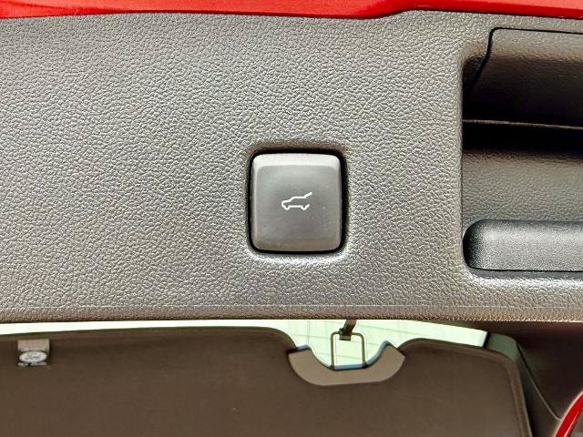 Certified 2025 Ford Escape ST-Line Elite w/ Premium Technology Package AWD/4WD image 18