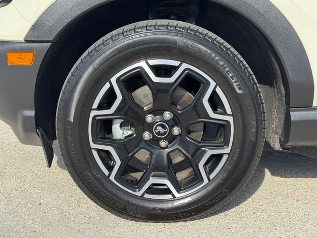 Certified 2025 Ford Bronco Sport Outer Banks w/ Outer Banks Tech Package+ AWD/4WD image 13