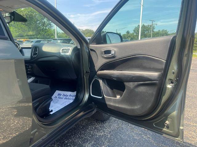 Used 2018 Jeep Compass Sport w/ Tech Group AWD/4WD image 36