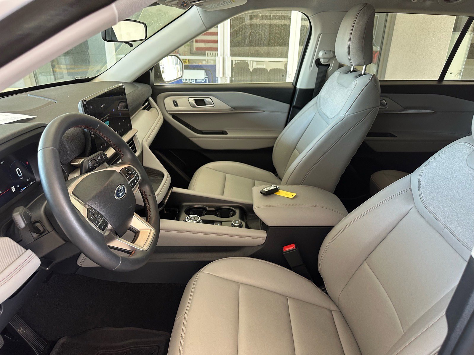 Certified 2025 Ford Explorer Active w/ Active Comfort Package RWD image 16