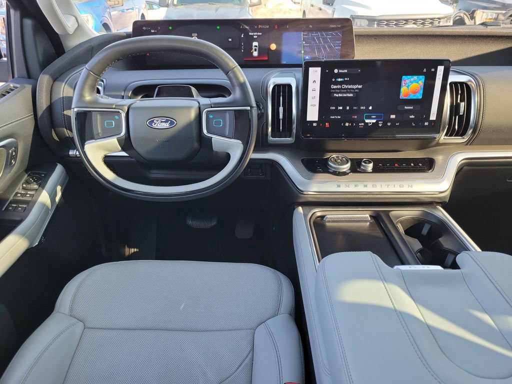 Certified 2025 Ford Expedition Max Platinum image 12