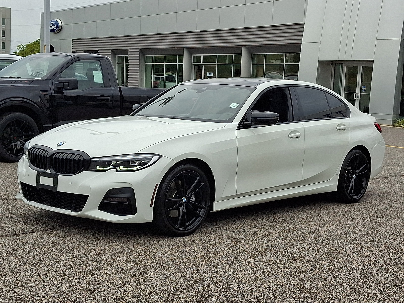Used 2022 BMW 330i xDrive Sedan w/ M Sport Package AWD/4WD image 5